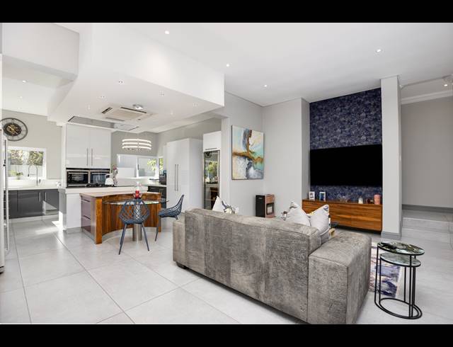 7 BEDROOM HOUSE FOR SALE IN DAINFERN GOLF ESTATE